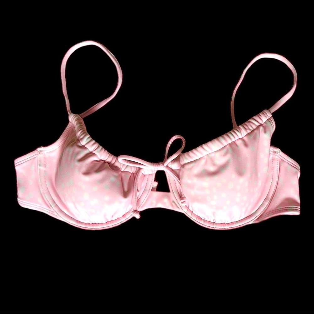 Swim Bikini Top Sz Large  Pale pink W/ Polka dots  Adjustable straps & underwire